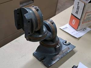 lot 66 image: Delta Univise 5-Access Work Holding Mount