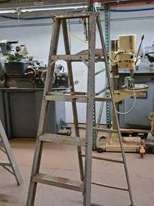 lot 34 image: 6 Aluminum Step Ladder