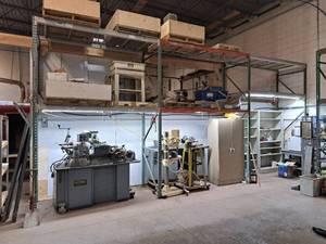 lot 21 image: Racking - 12 Uprights (x4), 8 Cross Beams (x12), 43x46 Grates (x12)