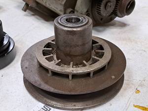 lot 88 image: 8 Machine Pulley