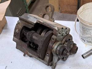 lot 90 image: Lathe Head Stock