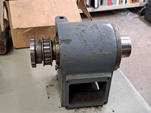 lot 95 image: Bridgeport Right Angle Attachment