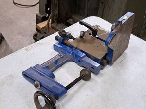 lot 48 image: Cross Feed Clamp
