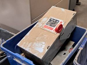 lot 139 image: Lot of (3) Cutler-Hammer Heavy Duty Safety Switch Power Control Boxes
