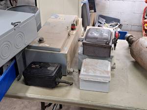 lot 115 image: Lot of (5) Assorted Power Boxes