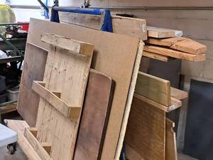 lot 149 image: Assorted Scrap Wood