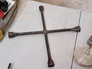 lot 157 image: 4-Way Wheel Lug Nut Cross Bar Wrench