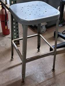 lot 208 image: Metal Shop Stool