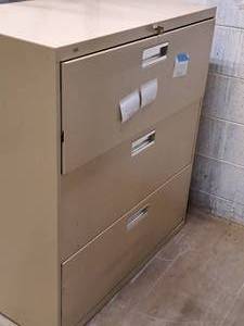lot 239 image: Metal Lateral File Cabinet 3-drawer with Keys