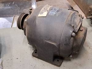 lot 271 image: Master 34-HP Alternating Current Motor