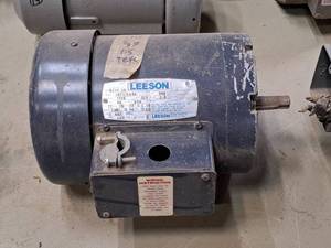 lot 274 image: Leeson 34-HP 3-Phase Electric Electric Motor C6T17FB7A