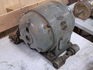lot 284 image: RE Electric Electric Motor