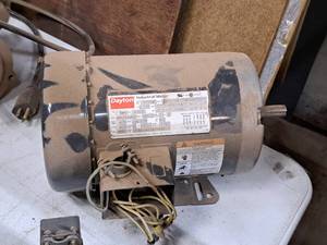 lot 287 image: Dayton 1.5-HP 3-Phase Electric Electric Motor 3N4444