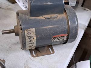 lot 288 image: Robbins & Myers 34-HP Electric AC Electric Motor