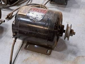 lot 291 image: Delta 13-HP Electric Single Voltage Single Phase Electric Motor