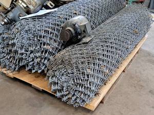 lot 323 image: Lot of (3 Rolls) 6 Chain Link Fencing