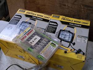 lot 344 image: Lot of (2) Smart Electrician Halogen Portable Work Lights (in box) with Extra Bulbs