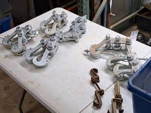 lot 351 image: Lot of (8) Assorted Beam Clamps (in a tote)