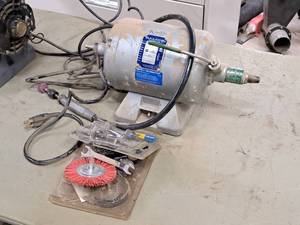 lot 360 image: Baldor 13-HP Polishing Lathe with Extra Attachments