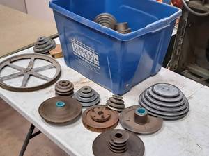 lot 361 image: Lot of (1 Tote) Assorted Pulleys