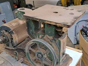 lot 353 image: Westinghouse No. 1A 14-HP Die Filer