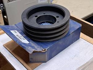 lot 366 image: Martin Sprocket & Gear Co Pulley 3 5V 710 SF (New In Box )