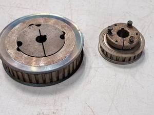 lot 374 image: Lot of (2) Machine Sprockets - 2-78D, 5D
