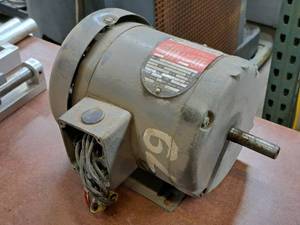 lot 425 image: Rockwell 12-HP 3-Phase Electric Electric Motor 66-019