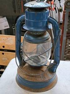 lot 434 image: Dietz No. 2 D-Lite 14 Lantern