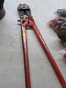 lot 435 image: 24 Bolt Cutter