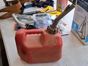 lot 438 image: Blitz 1-Gallon 4-oz Plastic Ventless Gas Can
