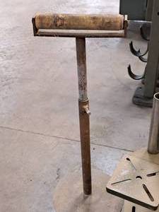 lot 409 image: Roller Stand