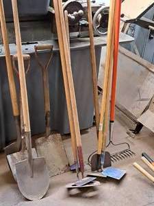 lot 447 image: Lot of (11) YardGarden Hand Tools - Bow Rake, Spade, Flat Shovel, Hoes, Chopper