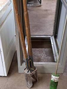 lot 451 image: Post Hole Digger