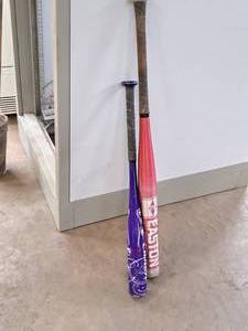 lot 453 image: Lot of (2) Easton Baseball Bats - 34, 26