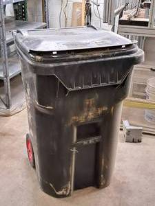 lot 454 image: Rolling Trash Can