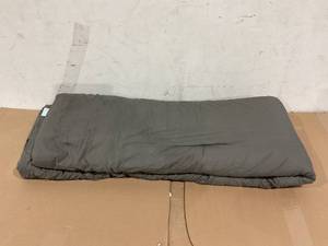lot 188 image: Home Collections Cal King Size Comforter