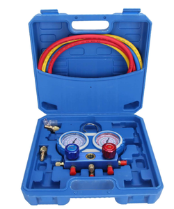 lot 428 image: Fluoridation Gauge Valve, Blue Refrigerant Gauge Valve with 1.5m Hoses