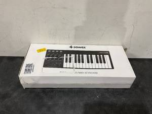 lot 575 image: Donner STARRYKEY MIDI Keyboard MIDI Controller, Full Size 25 Keys, 7 Colors Lighting Effect
