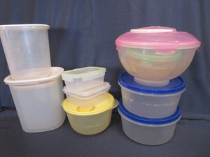 lot 99 image: Food Storage Containers