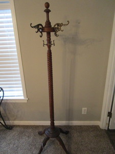 lot 9 image: Antique Ornate Hall Tree