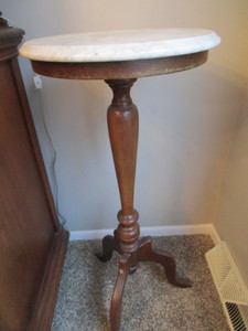 lot 36 image: Marble Top Fern Stand