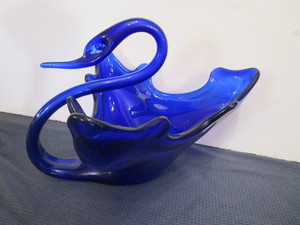 lot 37 image: Cobalt End Of Day Swan