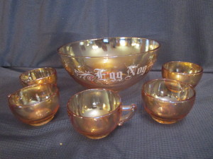 lot 41 image: Vintage Egg Nog Set Carnival Glass