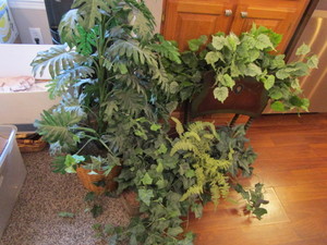 lot 48 image: Vintage Magazine Stand, Greenery