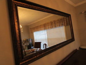 lot 20 image: Buffet Style Mirror