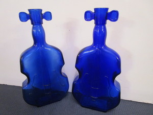 lot 63 image: Cobalt Violin Vases