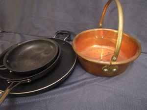 lot 81 image: Cuisinart Fry Pans