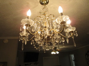 lot 88 image: Antique Crystal Chandelier