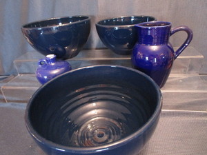 lot 110 image: Blue Nesting Bowls & Pitcher, Crock